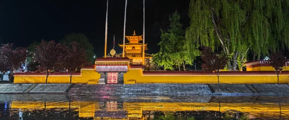 Beautifull temple in Kyarung town.