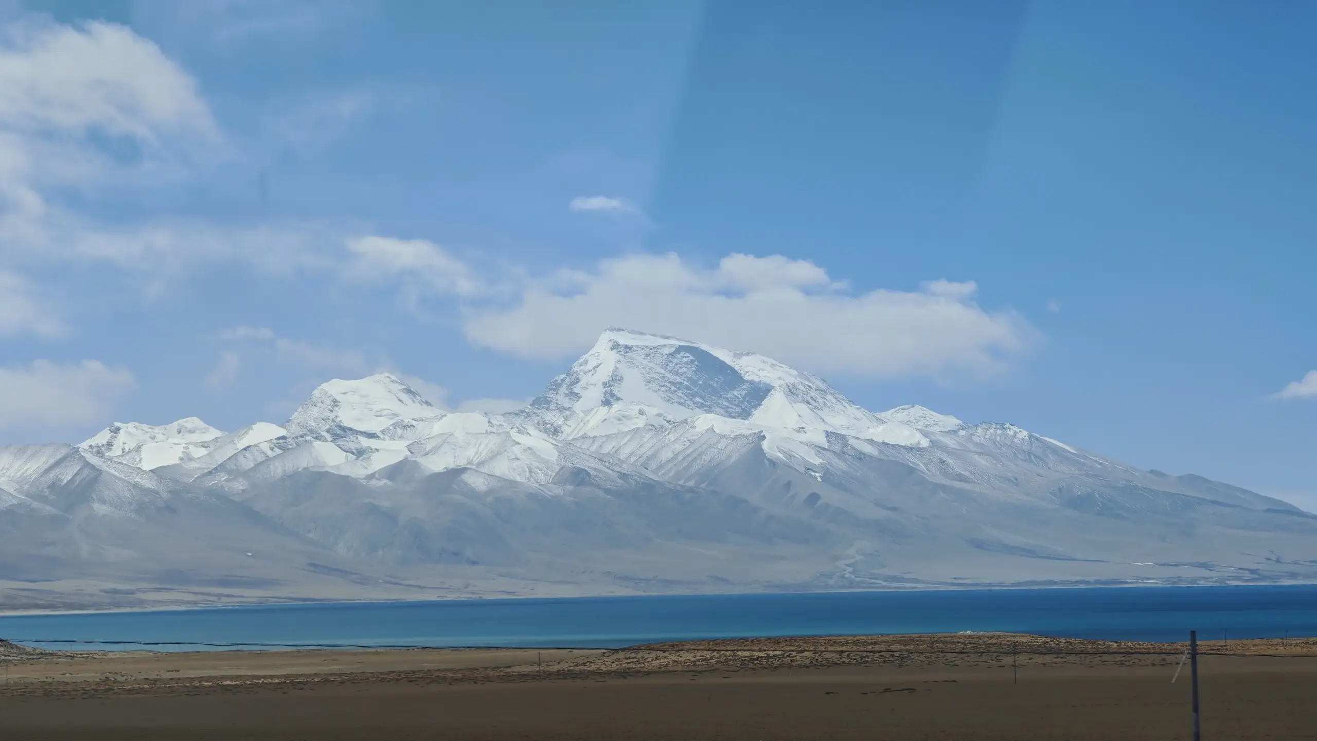 Pelku Tso (Pelku Lake), one of the most beautiful alpine lakes in southern Tibet.