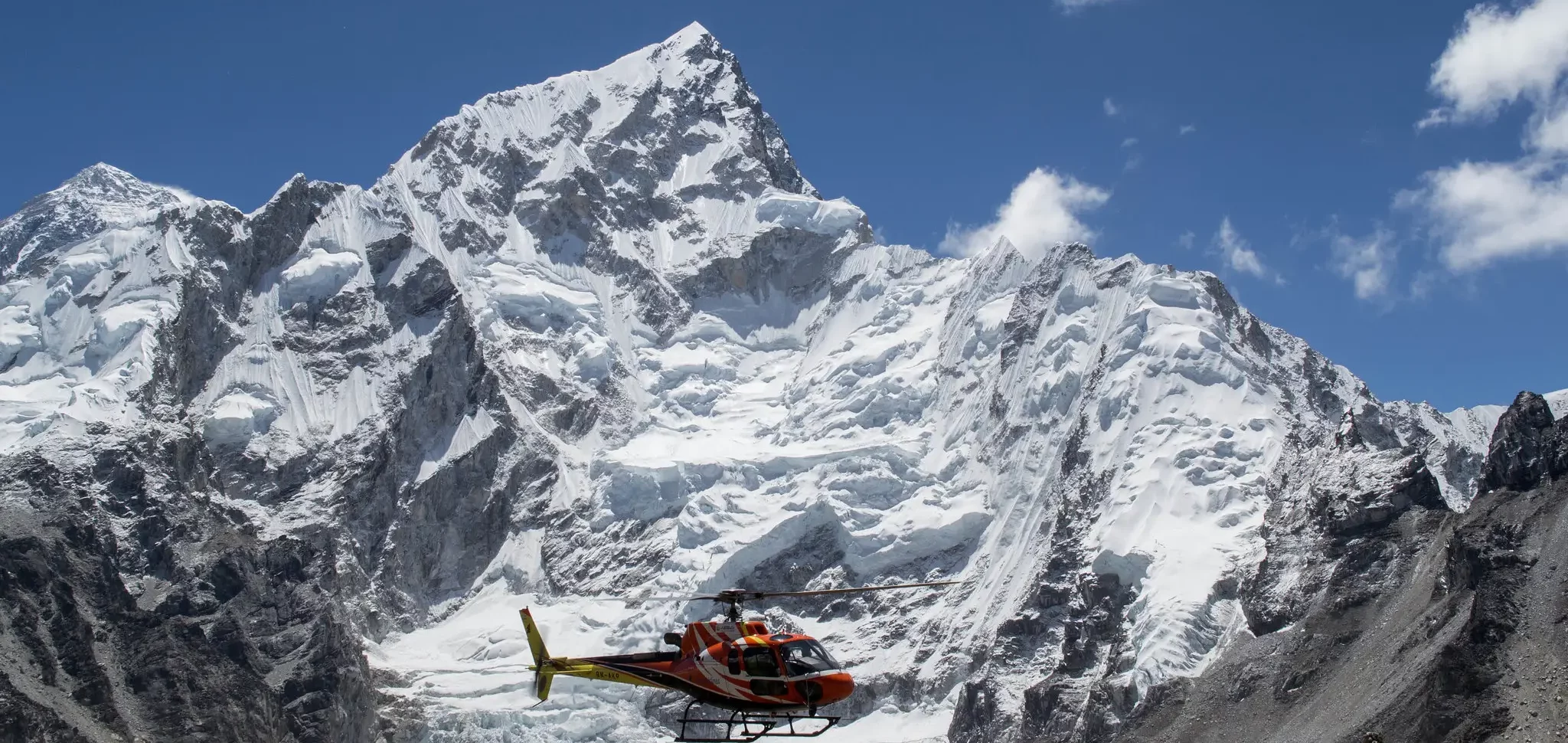 Commercial helicopter at Kalaphatter.