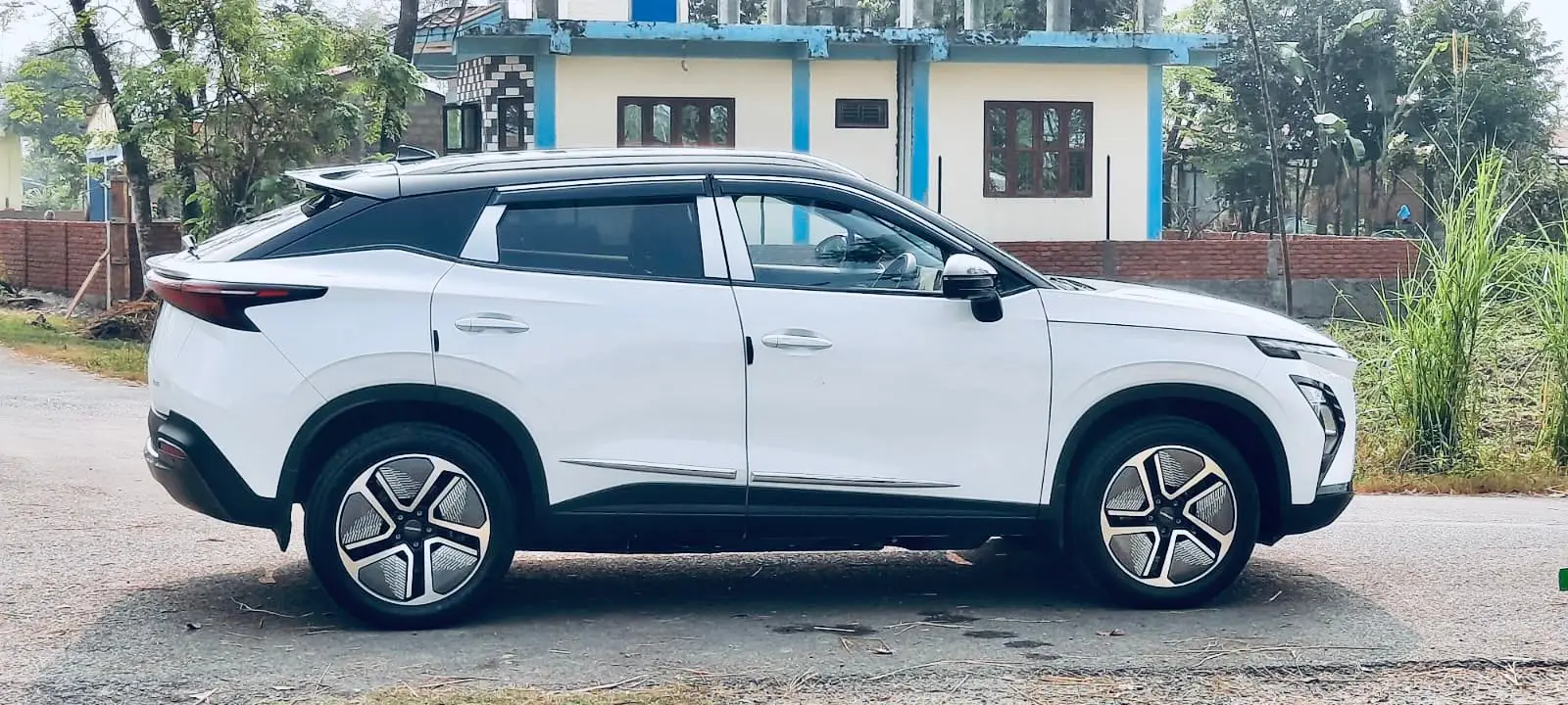 Private cars from Kathmandu to Ramechhap (Manthali) provide a comfortable and flexible travel option, ideal for small groups or individuals seeking privacy and convenience during their journey to Manthali Airport for Lukla-bound flights.