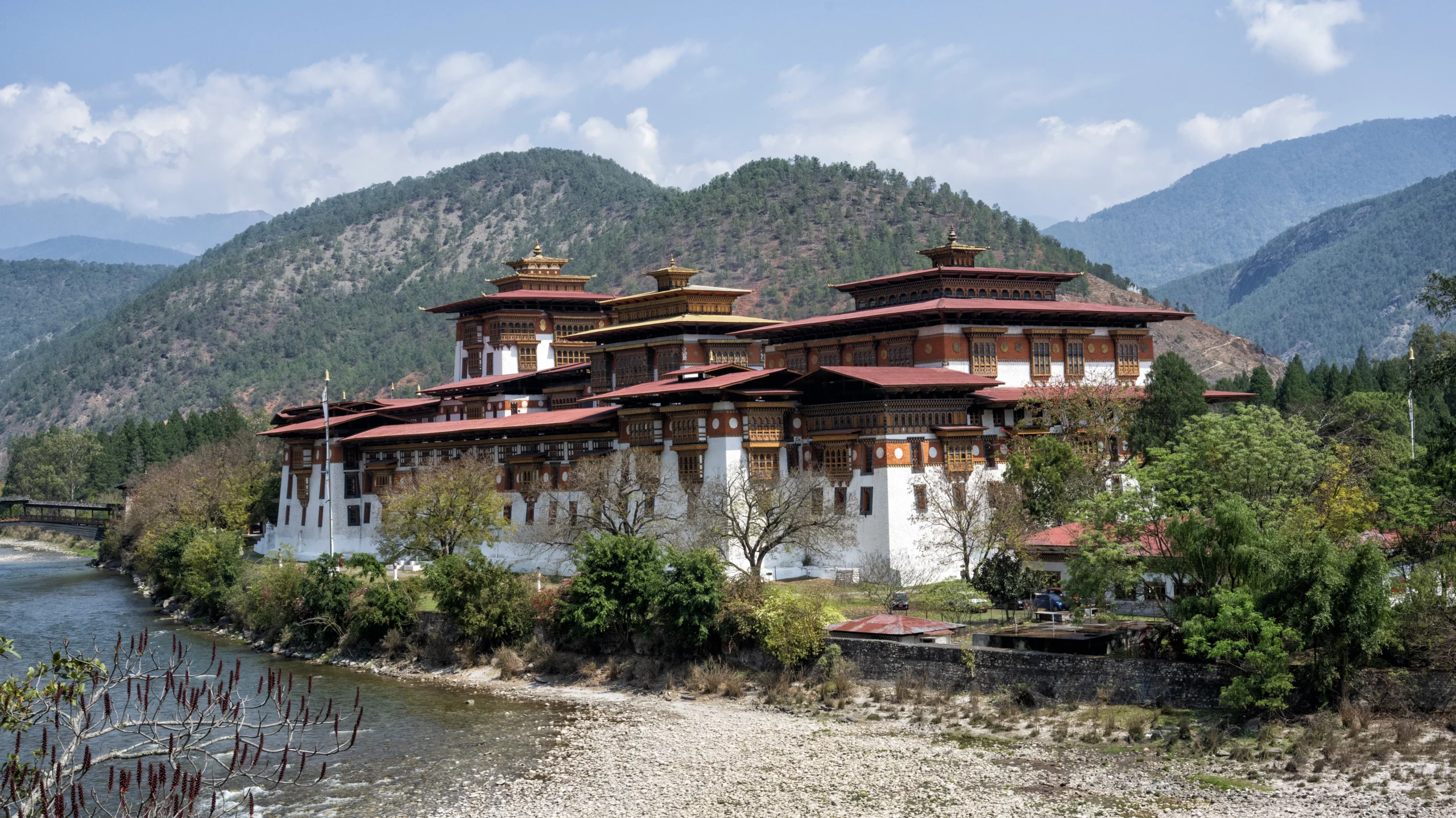 Punakha Dzong – a historic riverside fortress included in the 5 Night 6 Days Cultural Tour of Bhutan.