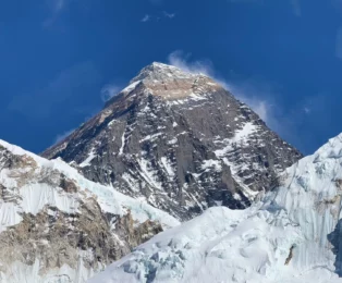 Clear views of mount Everest from Kala Patthar during Everest Base Camp Trek.