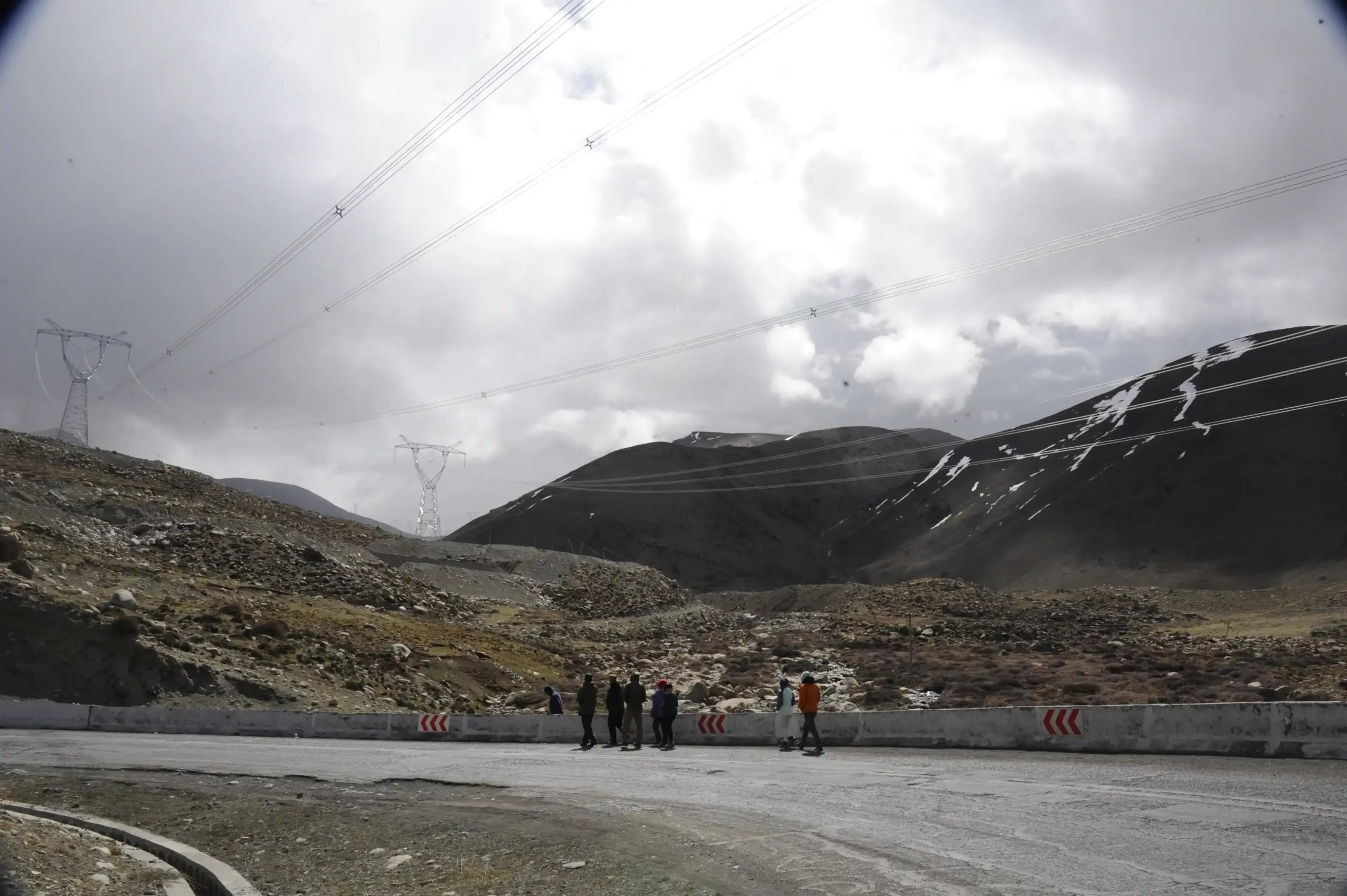 Drive across Tibetan plateau towards Paryang during Kailash Mansarovar Yatra
